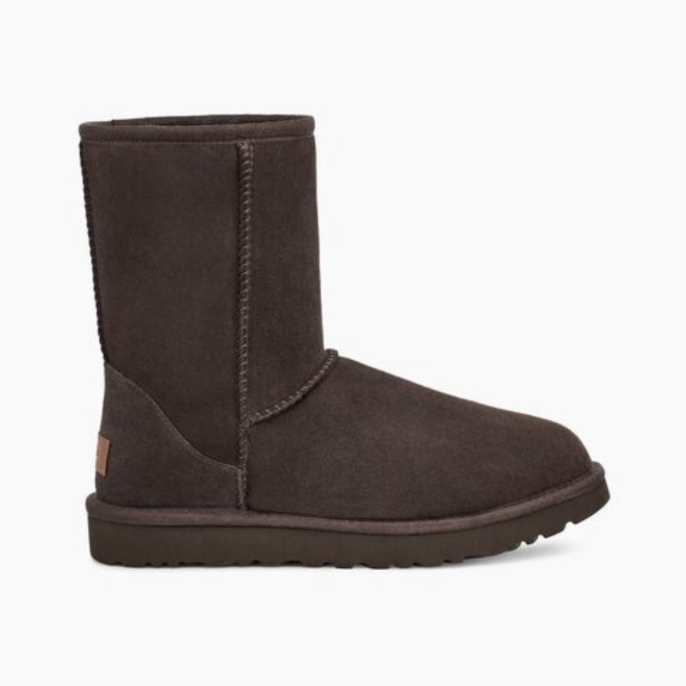 Ugg Women's Classic Short Boots in Chocolate size 9